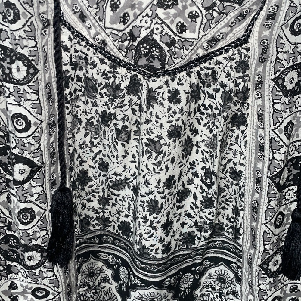 Lucky Brand Leah Black Gray Floral Boho Peasant Long Sleeve Blouse Size Small - Picture 7 of 7